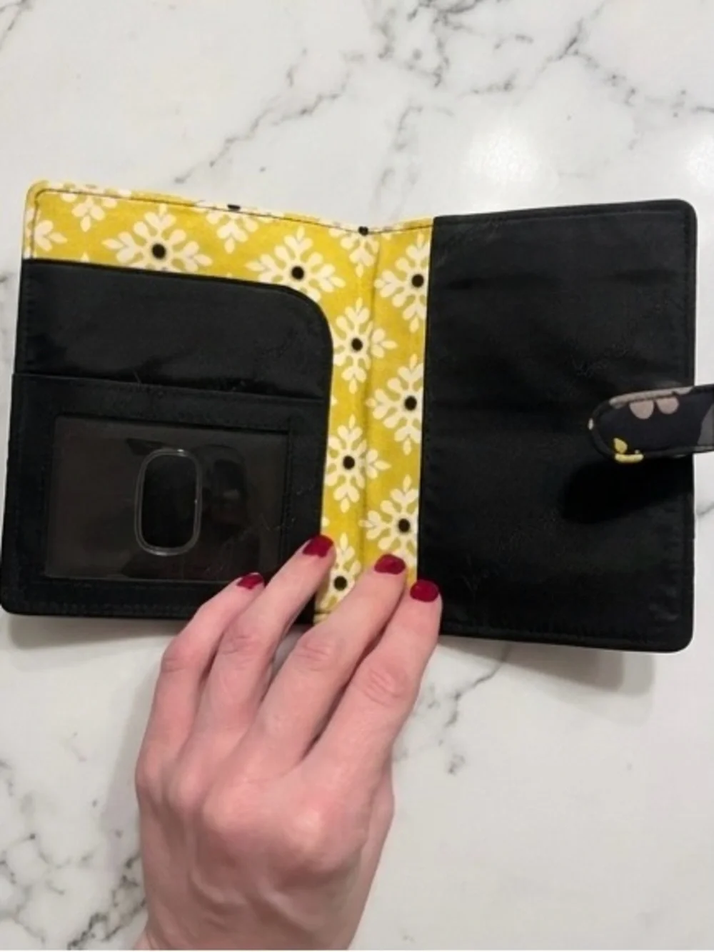 Vera Bradley Red, Black, Gray & Yellow Floral planner or kindle Sleeve Duo